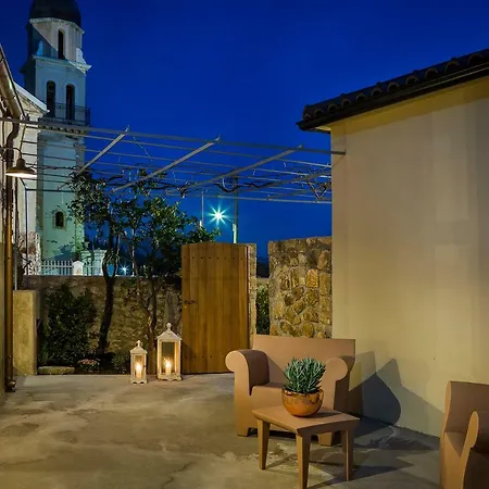 Vila Daniela - Saint Nikolas Retreat *